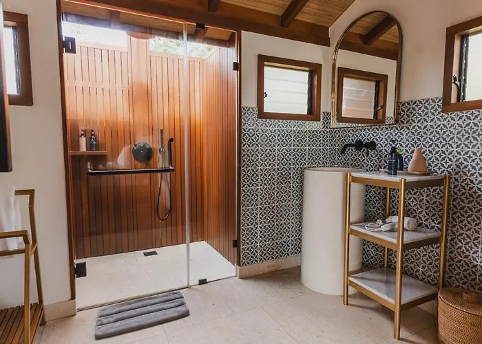 Ahura 5br Oceanview In Bingin