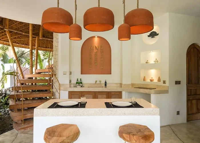 Ahura 5br Oceanview In Bingin